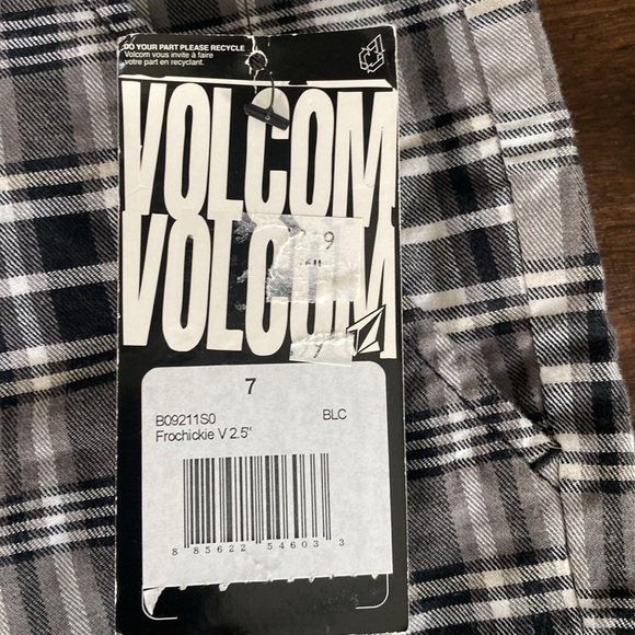 Volcom Black and White Bermuda Shorts Casual Plaid Design - Picture 2 of 5